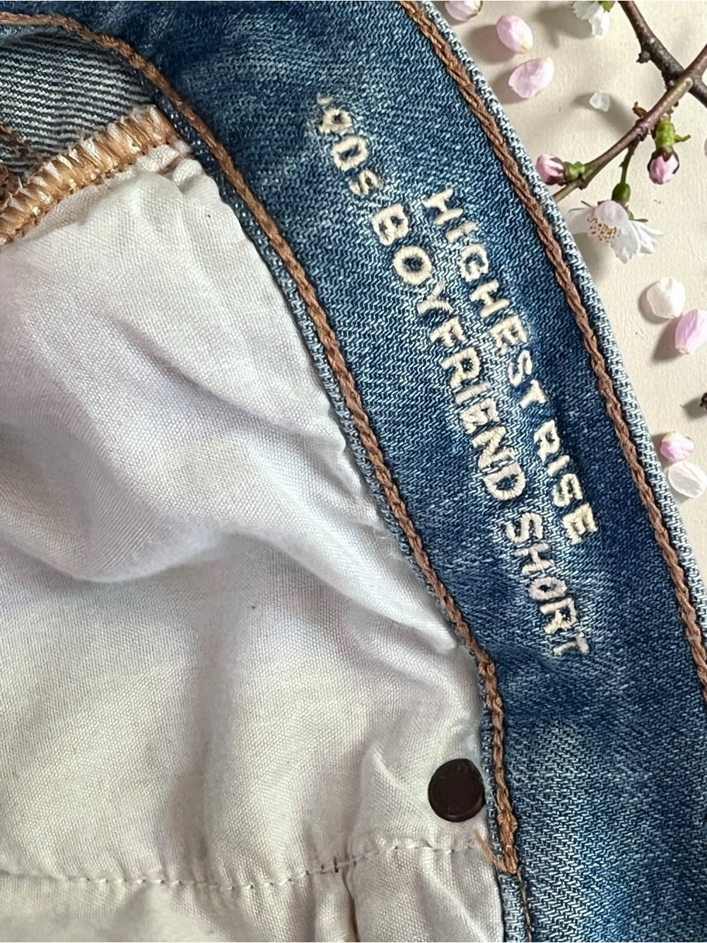 American Eagle Highest Rise 90’s Boyfriend distressed Jeans Shorts - Picture 11 of 16
